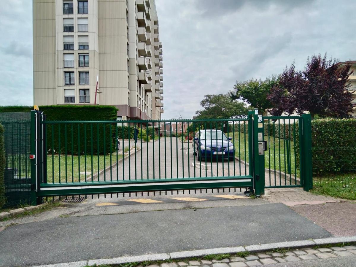 Grand F2 De 47M2 Au 15Eme Etage Dans Une Residence Tres Calme - 017 Rouen Bagian luar foto